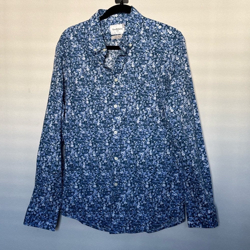 Goodfellow & Co Blue and White Casual Button Down Shirt
